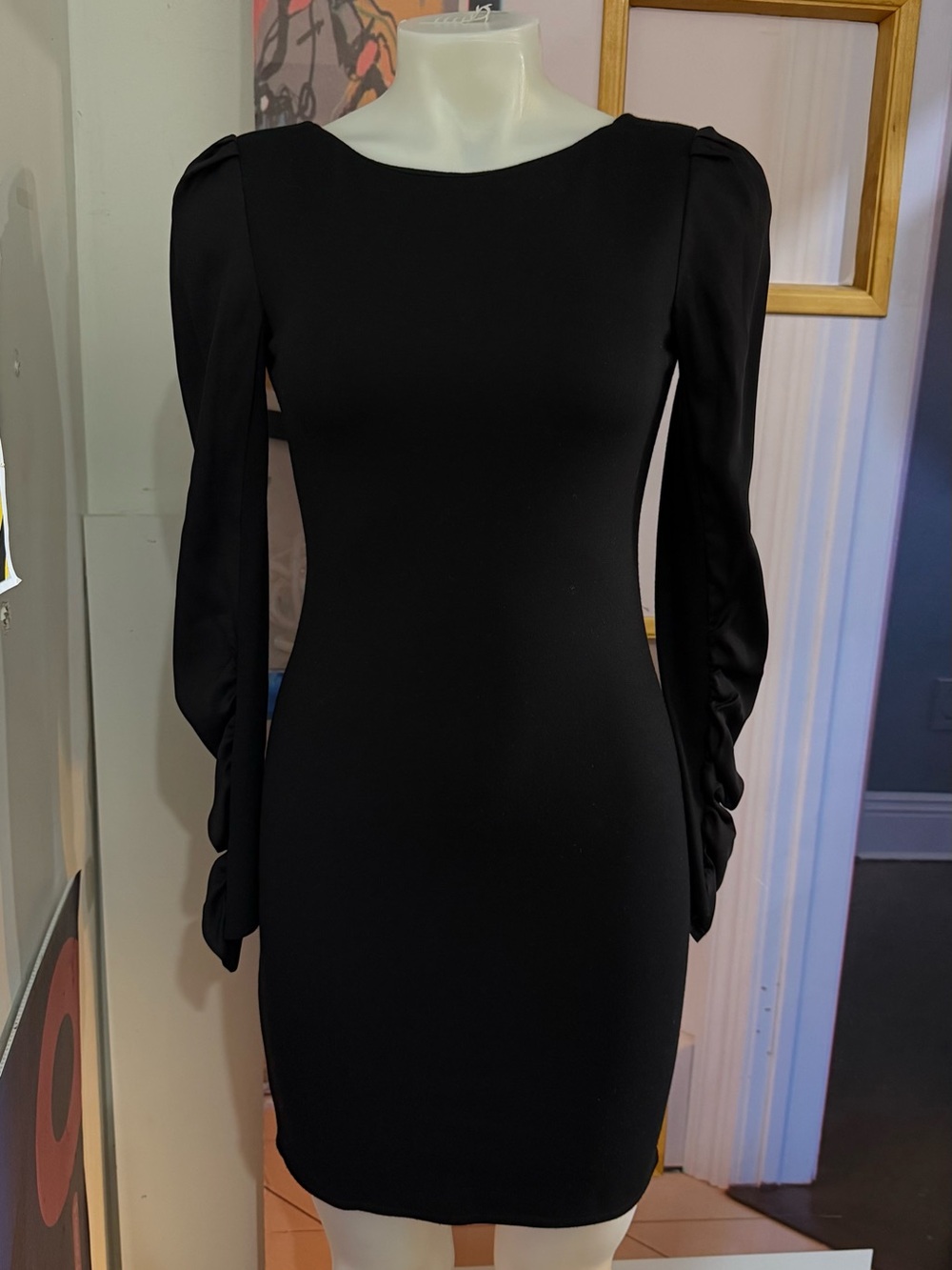 Alice + Olivia Black Long-Sleeve Ruched-Sleeve Cocktail Dress